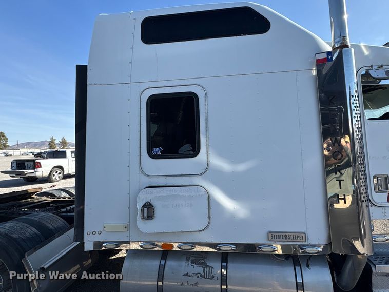 image for item YA1269 2002 Kenworth W900B semi truck