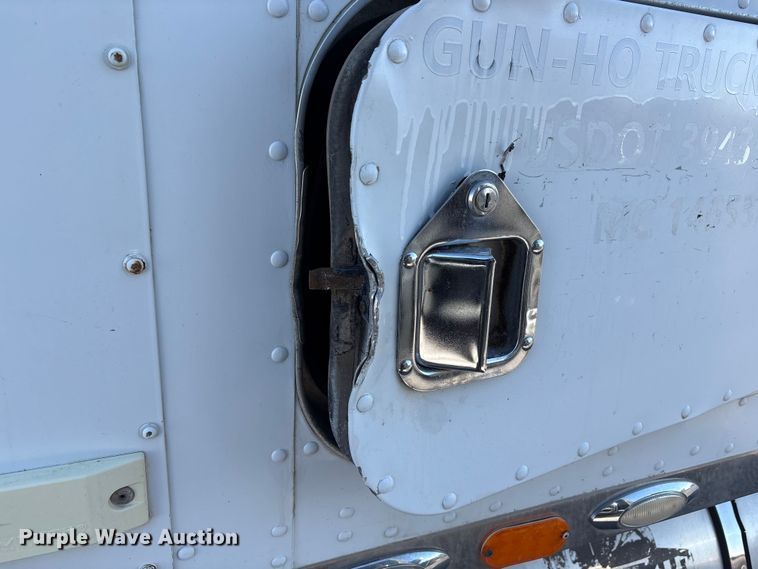 image for item YA1269 2002 Kenworth W900B semi truck