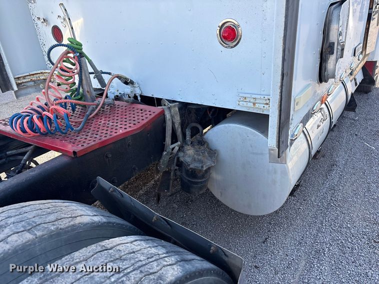 image for item YA1269 2002 Kenworth W900B semi truck