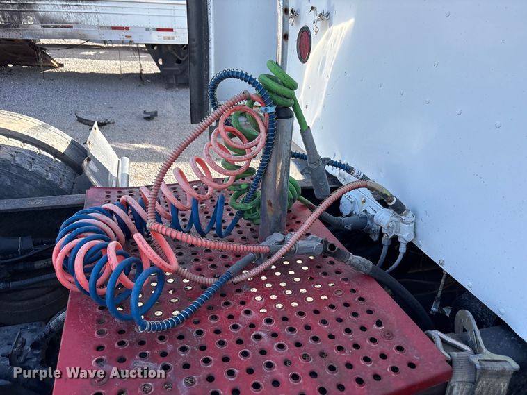 image for item YA1269 2002 Kenworth W900B semi truck