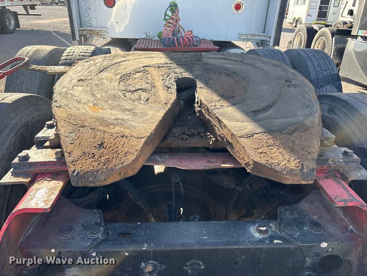 image for item YA1269 2002 Kenworth W900B semi truck