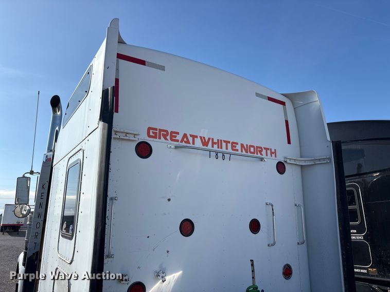 image for item YA1269 2002 Kenworth W900B semi truck