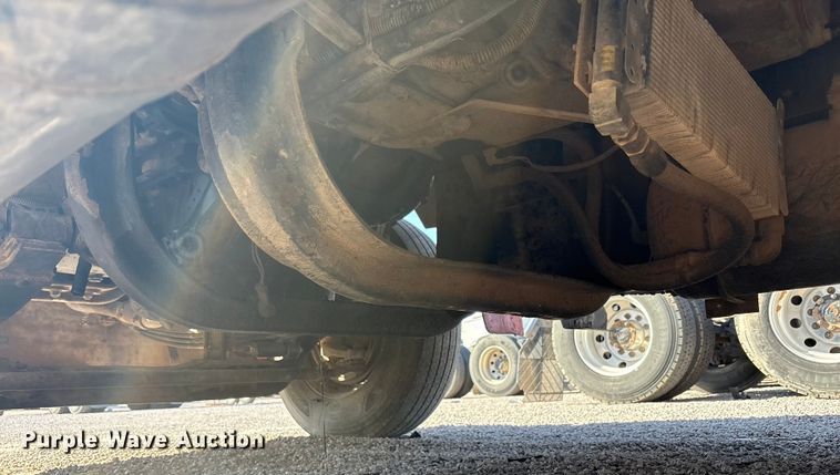 image for item YA1269 2002 Kenworth W900B semi truck