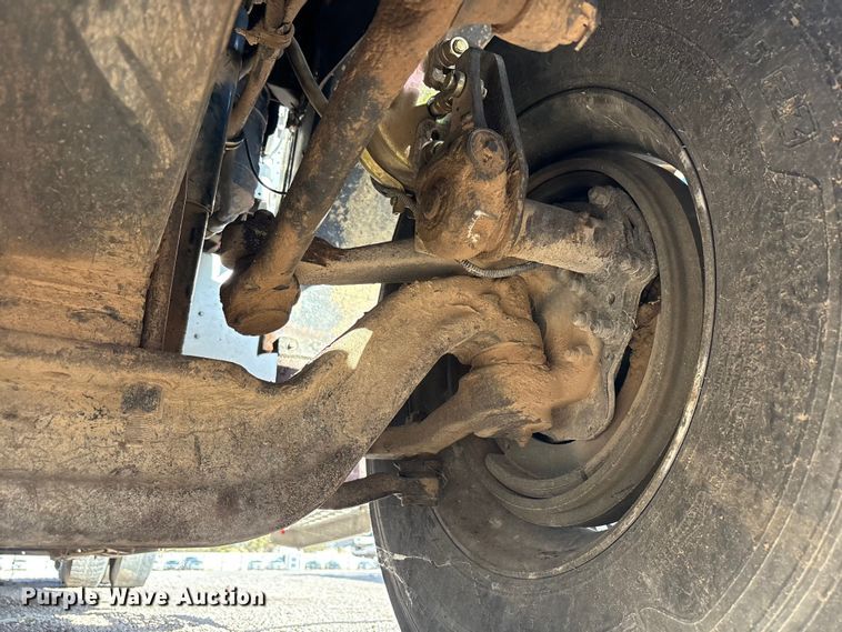 image for item YA1269 2002 Kenworth W900B semi truck