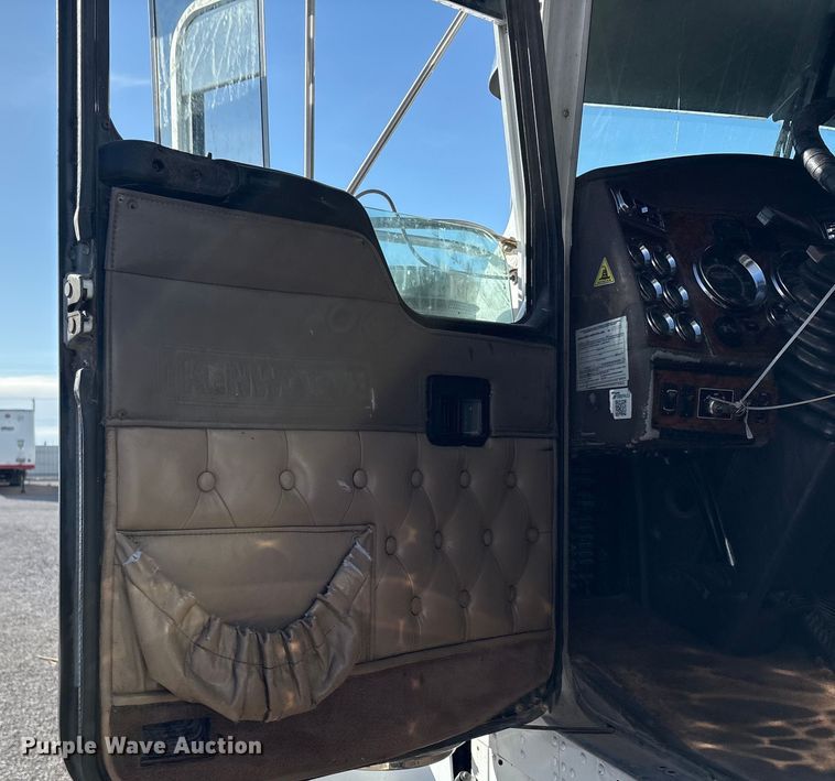 image for item YA1269 2002 Kenworth W900B semi truck