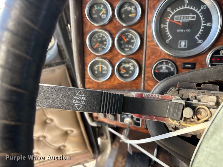 image for item YA1269 2002 Kenworth W900B semi truck