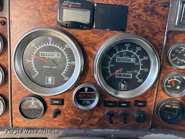 image for item YA1269 2002 Kenworth W900B semi truck