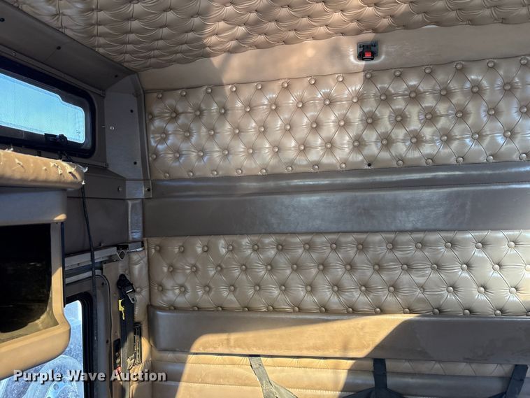 image for item YA1269 2002 Kenworth W900B semi truck