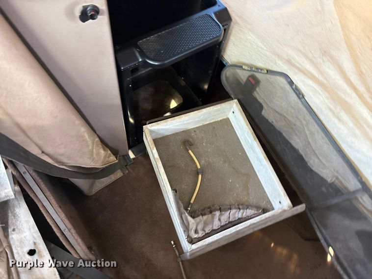 image for item YA1269 2002 Kenworth W900B semi truck