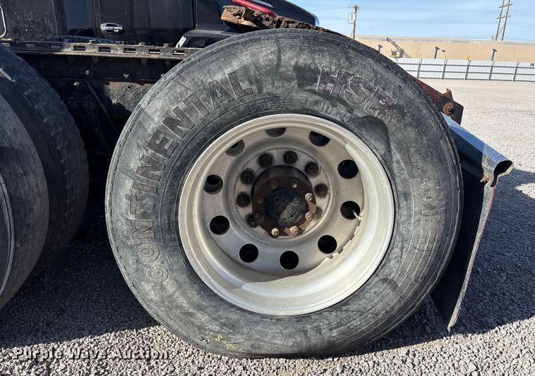 image for item YA1269 2002 Kenworth W900B semi truck