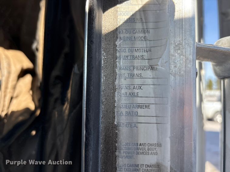 image for item YA1269 2002 Kenworth W900B semi truck