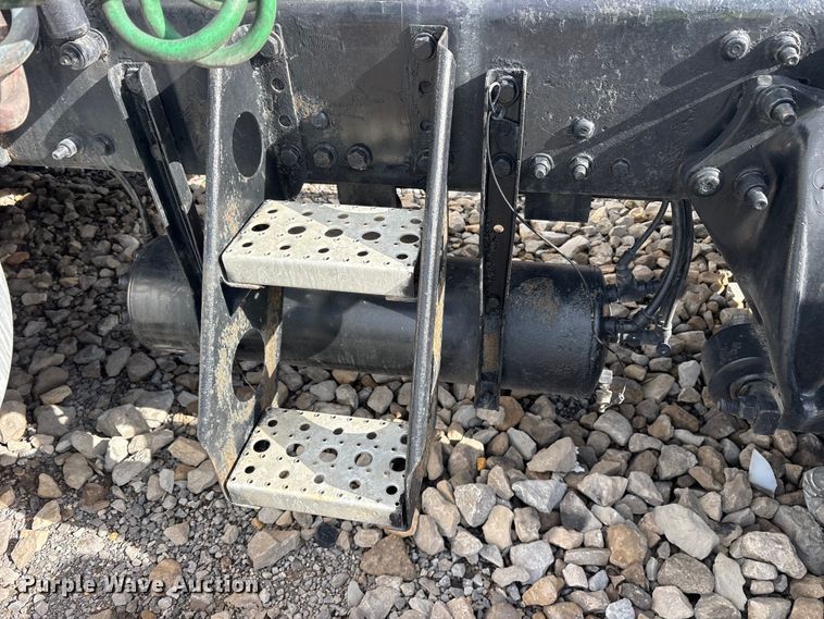 image for item YA1288 2014 Freightliner Cascadia semi truck