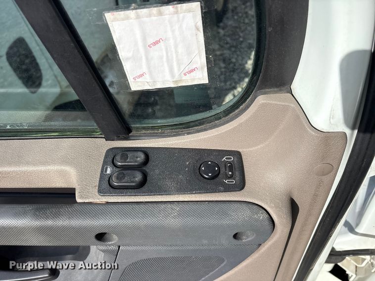 image for item YA1288 2014 Freightliner Cascadia semi truck