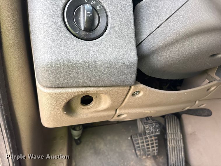 image for item YA1288 2014 Freightliner Cascadia semi truck