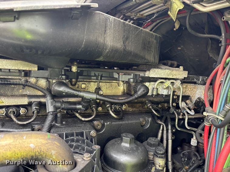 image for item YA1288 2014 Freightliner Cascadia semi truck