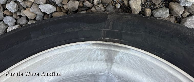 image for item YA1288 2014 Freightliner Cascadia semi truck