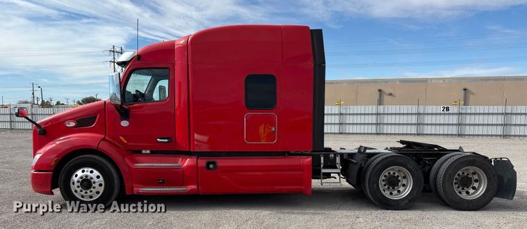image for item YA1304 2019 Peterbilt 579 semi truck