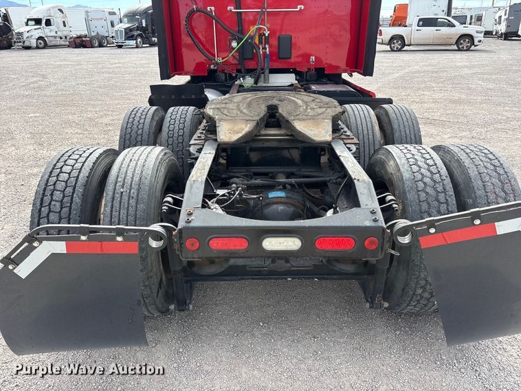 image for item YA1304 2019 Peterbilt 579 semi truck