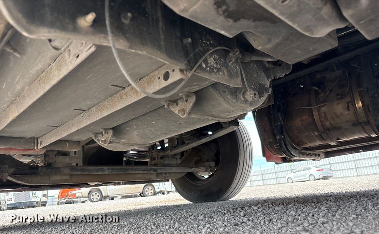 image for item YA1304 2019 Peterbilt 579 semi truck