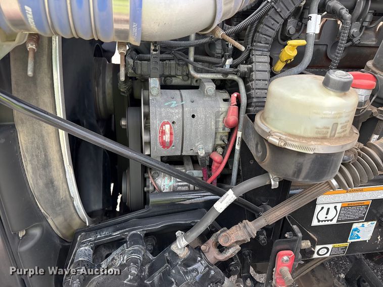 image for item YA1304 2019 Peterbilt 579 semi truck