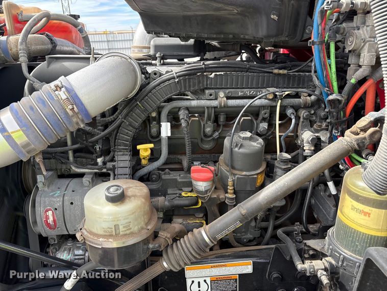 image for item YA1304 2019 Peterbilt 579 semi truck