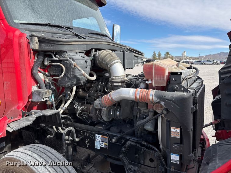 image for item YA1304 2019 Peterbilt 579 semi truck