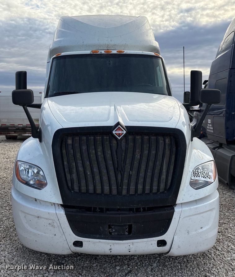 image for item YA1340 2019 International LT625 semi truck