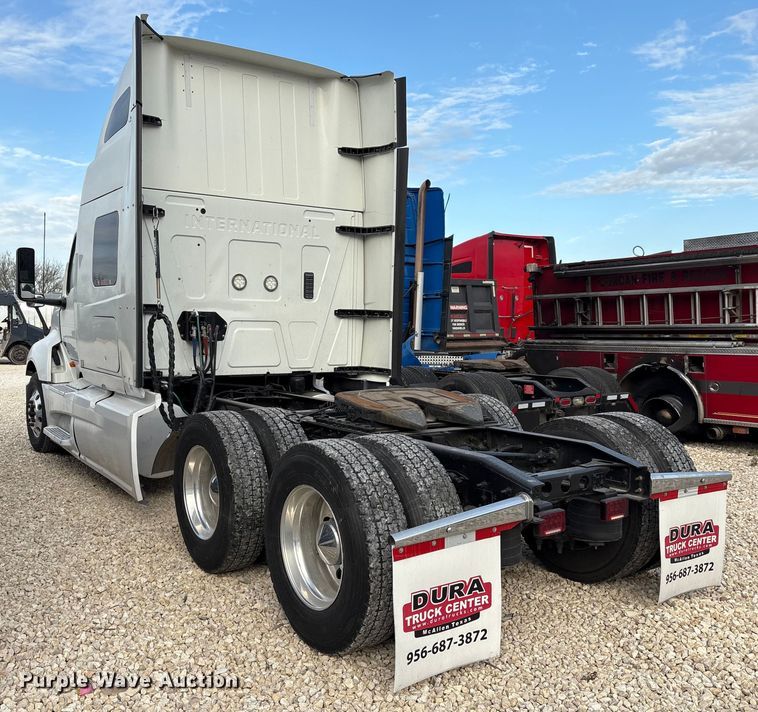 image for item YA1340 2019 International LT625 semi truck