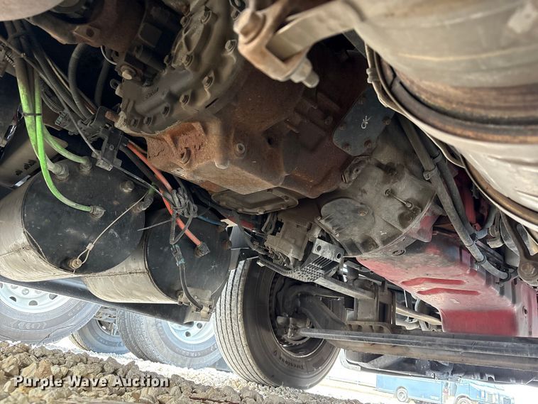 image for item YA1340 2019 International LT625 semi truck