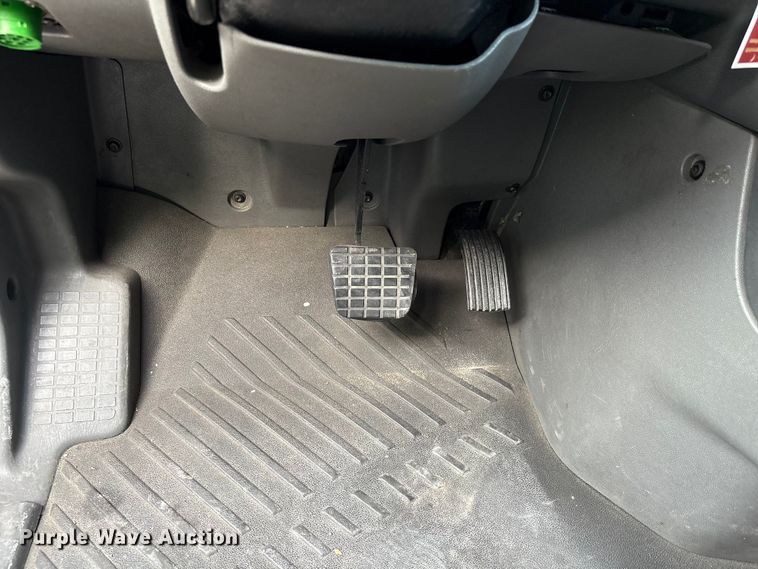 image for item YA1340 2019 International LT625 semi truck