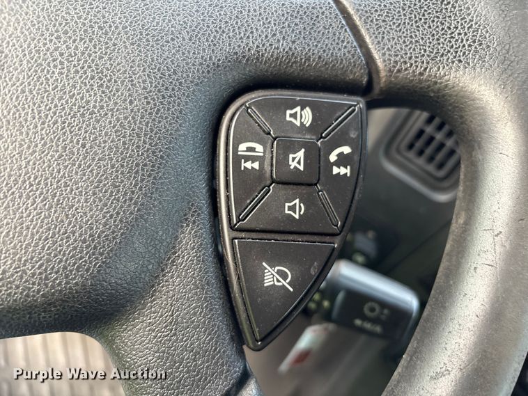 image for item YA1340 2019 International LT625 semi truck