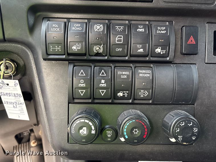 image for item YA1340 2019 International LT625 semi truck