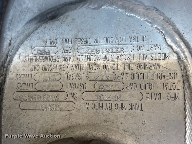 image for item YA1441 2016 Volvo VNL semi truck