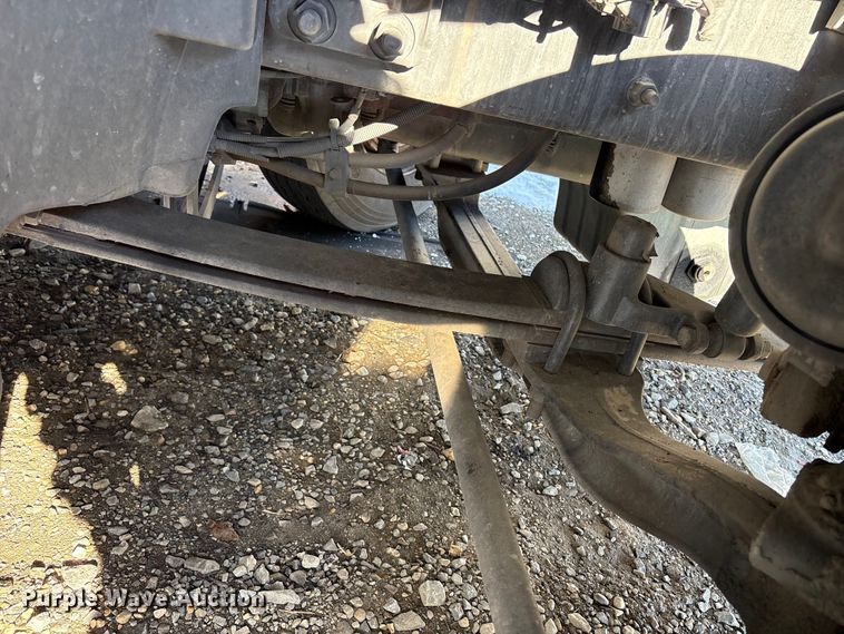 image for item YA1441 2016 Volvo VNL semi truck