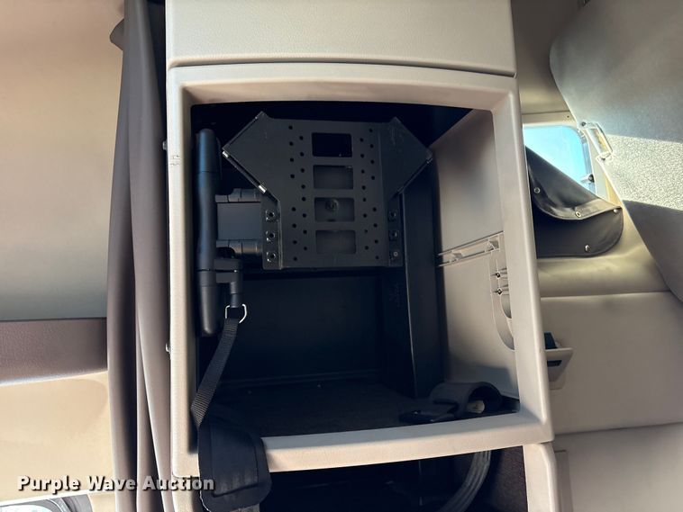 image for item YA1441 2016 Volvo VNL semi truck