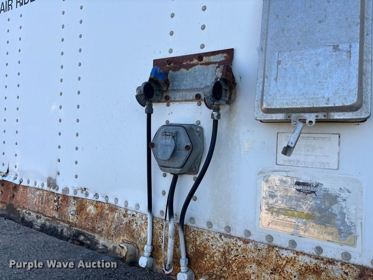 image for item YA1582 1995 Wabash dry van trailer