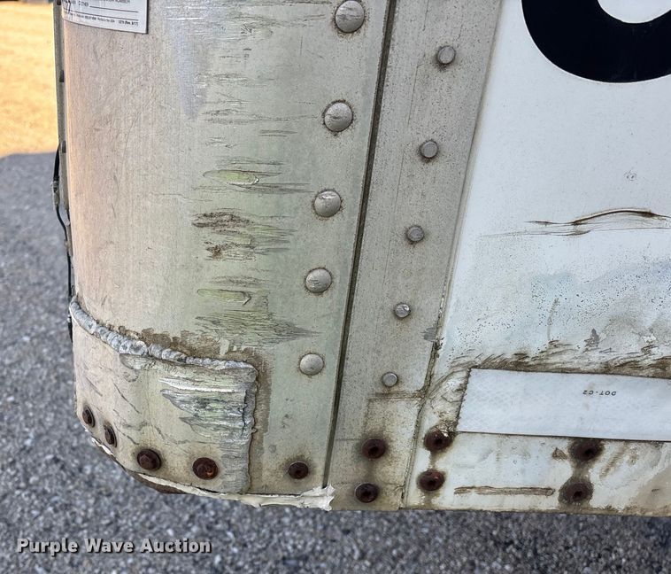 image for item YA1582 1995 Wabash dry van trailer