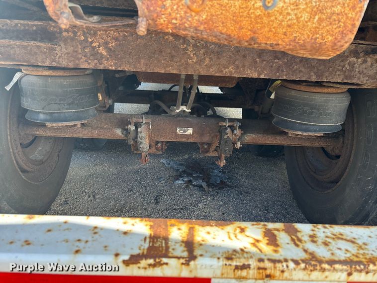 image for item YA1582 1995 Wabash dry van trailer