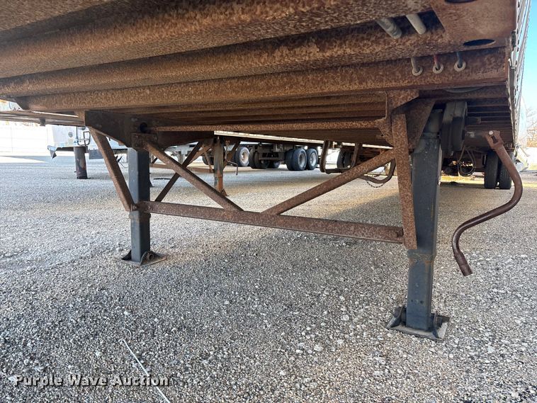 image for item YA1582 1995 Wabash dry van trailer