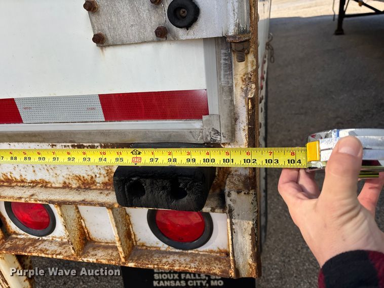 image for item YA1582 1995 Wabash dry van trailer