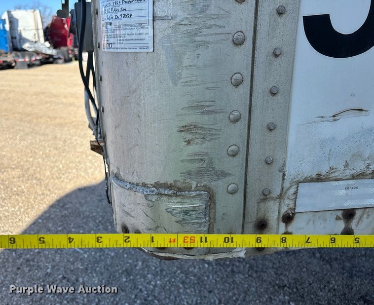 image for item YA1582 1995 Wabash dry van trailer