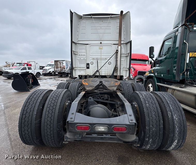 image for item YA1610 2019 Volvo VNL semi truck