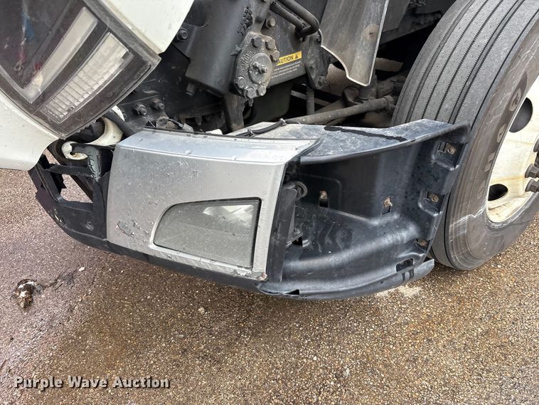 image for item YA1610 2019 Volvo VNL semi truck