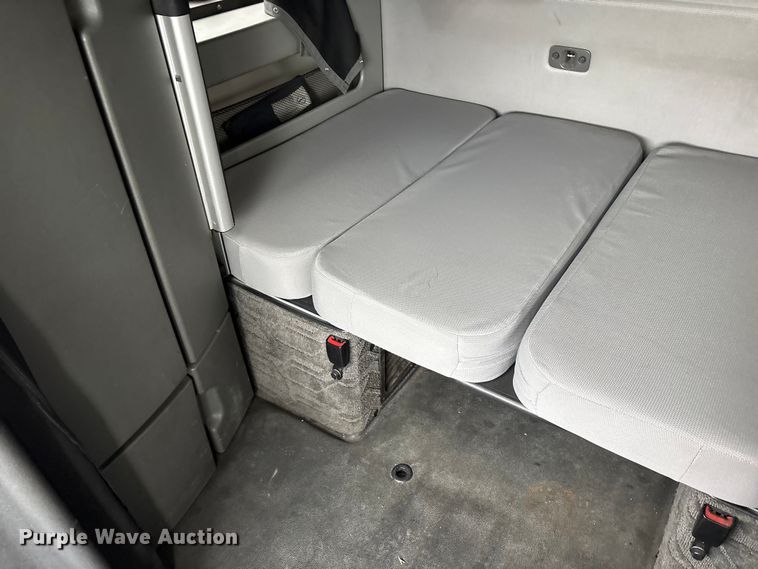 image for item YA1610 2019 Volvo VNL semi truck