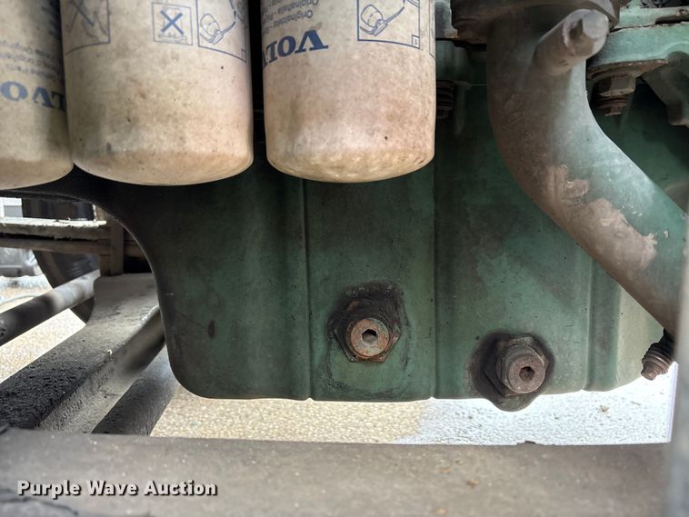 image for item YA1610 2019 Volvo VNL semi truck