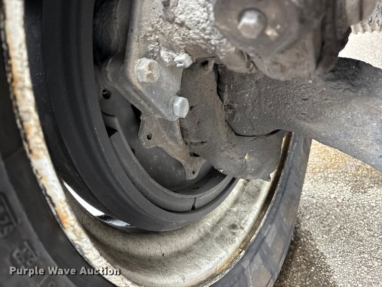 image for item YA1610 2019 Volvo VNL semi truck