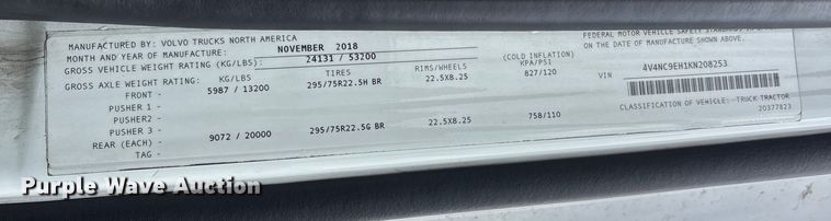 image for item YA1610 2019 Volvo VNL semi truck