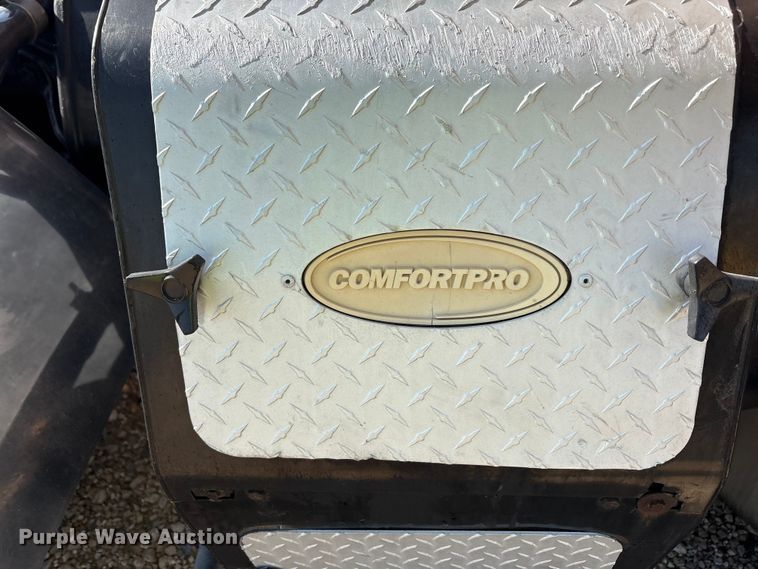 image for item YA1679 2015 Kenworth T680 semi truck