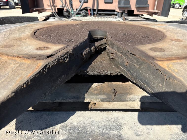 image for item YA1679 2015 Kenworth T680 semi truck