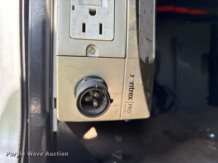 image for item YA1679 2015 Kenworth T680 semi truck